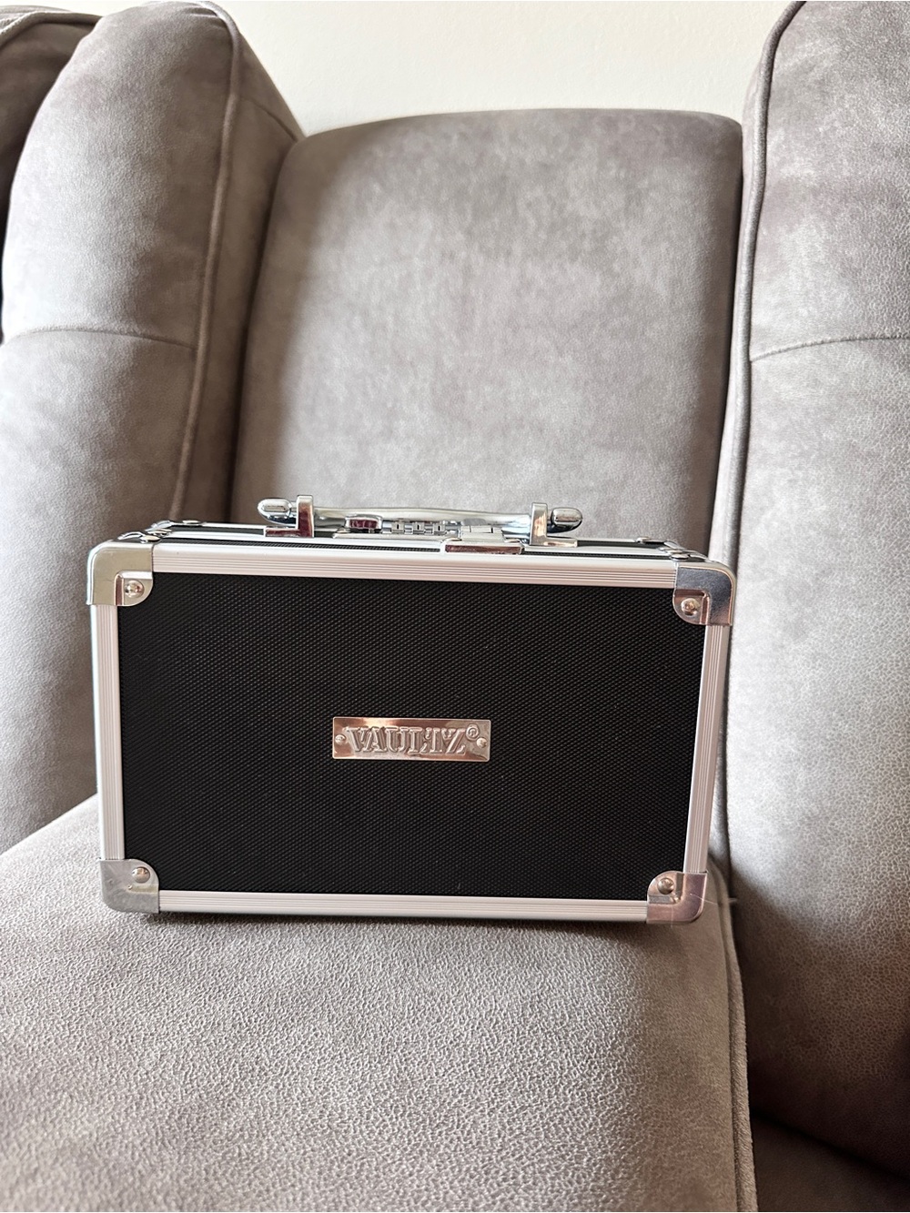 Black Men's Hard-Shell Carry Case with Combination Lock Tag removed, never used.